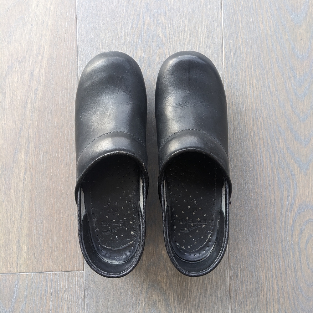 Dansko Professional Black Box Leather Clogs Women's EU 38, US 7.5-8
